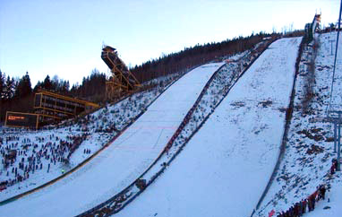 Czesi dominują na FIS Cup! Upadek Tajnera