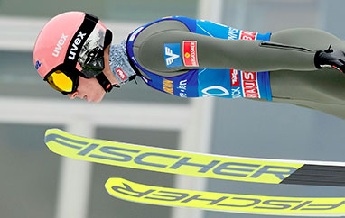 TCS Oberstdorf: Hoerl deklasuje na treningu, słabe skoki gospodarzy