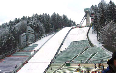 TCS Innsbruck: 70 skoczków na starcie