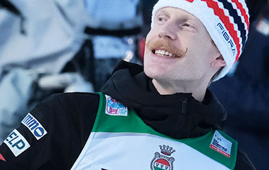 CoC Iron Mountain: Johansson zwycięża, Kot siódmy