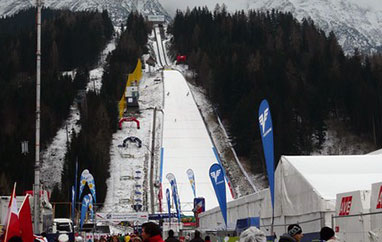 Od jutra loty na Kulm. 62 zawodników w kwalifikacjach