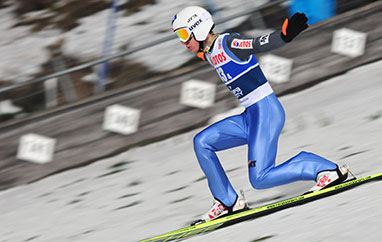 TCS Innsbruck: Stoch najdalej na treningu, Hula drugi. Dobre skoki Polaków.