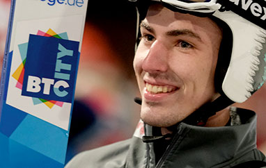 PŚ Oberstdorf: Zajc zwycięża, Polacy poza czołówką