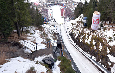 PŚ Zakopane: 10 zespołów w drużynówce. Kot, Lindvik i Schlierenzauer w składach