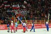 zawodnicy dziękują kibicom