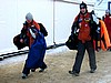 Polacy: Adam Małysz i Robert Mateja (Polska) z bagażami