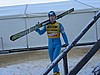 Janne Ahonen (Finlandia) idzie spokojnie, skacze ostatni