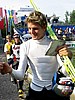 Thomas Morgenstern (Austria) rozdaje kartki z autografami