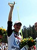 Adam Małysz (Polska) z nagrodą za najlepsze skoki w Hinterzarten