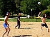 Primoz Peterka, Robert Kranjec i Rok Benkovic grają w piłkę