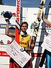 Janne Ahonen (Finlandia) pozdrawia kibiców