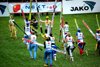 Janne Ahonen (Finlandia) z kolegami ze skoczni po ostatnim występie