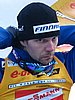 Janne Ahonen (Finlandia) rozpina kołnierz