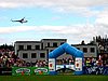 Helikopter nad budkami komentatorskimi