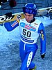 Akira Higashi (Japonia) skupiony zmierza na skocznie