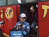 Martin Schmitt (Niemcy) wysiada z autobusu