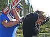 Janne Ahonen (Finlandia) daje autograf w dziwnym miejscu