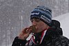 Kamil Stoch (Polska) całuje złoty medal