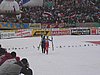 Bjoern Einar Romoeren (Norwegia) cieszy się po rekordowym skoku