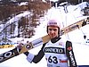 Georg Spaeth (Niemcy) na tle skoczni w Pragelato