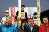 Podium: Jan Ziobro, Bartłomiej Kłusek, Piotr Żyła (Polska); Apoloniusz Tajner, Izabela i Adam Małyszowie, Piotr Duda