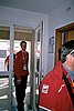 Heinz Kuttin wchodzi do biura Polskiej Misji Olimpijskiej