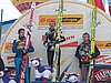 całe podium niedzielnych zawodów: Janne Ahonen (Finlandia), Adam Małysz (Polska), Roar Ljoekelsoey (Norwegia)