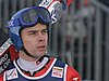 Matti Hautamaeki (Finlandia) obserwuje skoki rywali